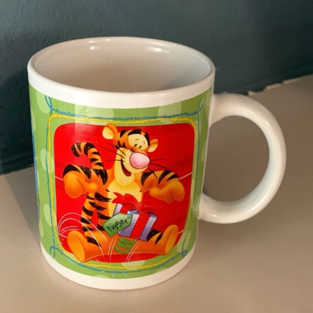 Disney Winnie The Pooh Tigger Piglet Coffee Mug Cup Christmas - Picture 3 of 5
